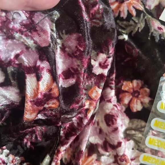 NWT No Comment Black Velvet Pants Medium - Picture 7 of 7